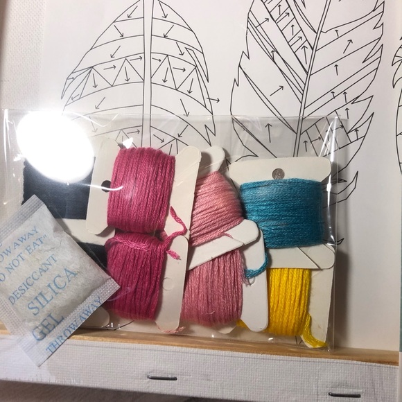 FINAL SALE- LEAVING CLOSET-NO FURTHER DISCOUNTS - Picture 7 of 8